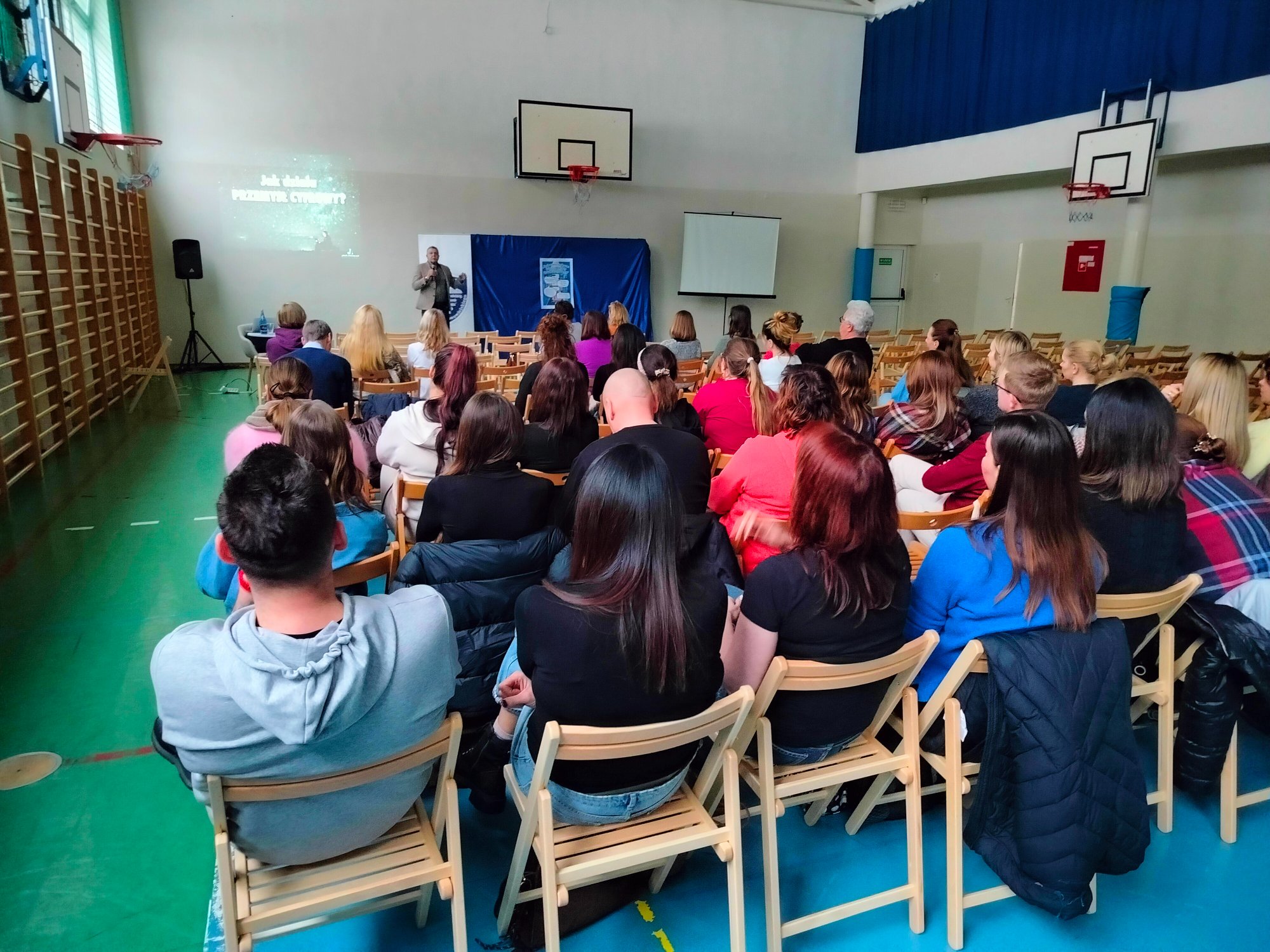 Szkolenie dla rodziców i nauczycieli „Zachowania ryzykowne dzieci i młodzieży w świecie cyfrowym”.