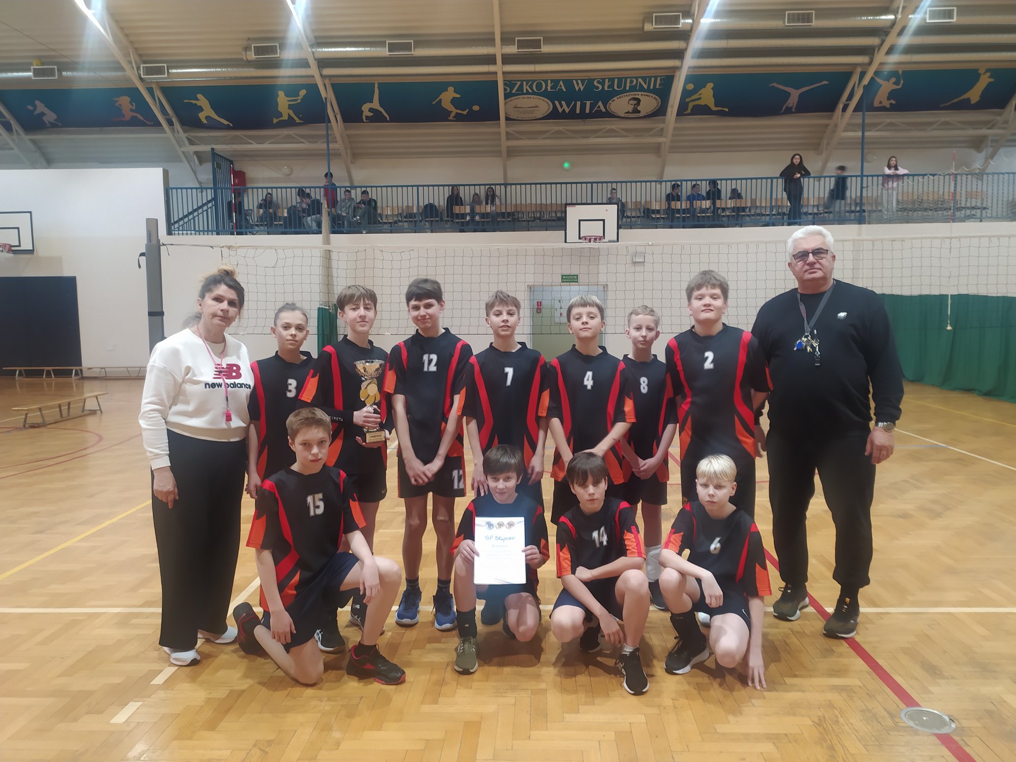 MISTRZOSTWA POWIATU W SIATKÓWCE „CZWÓREK”