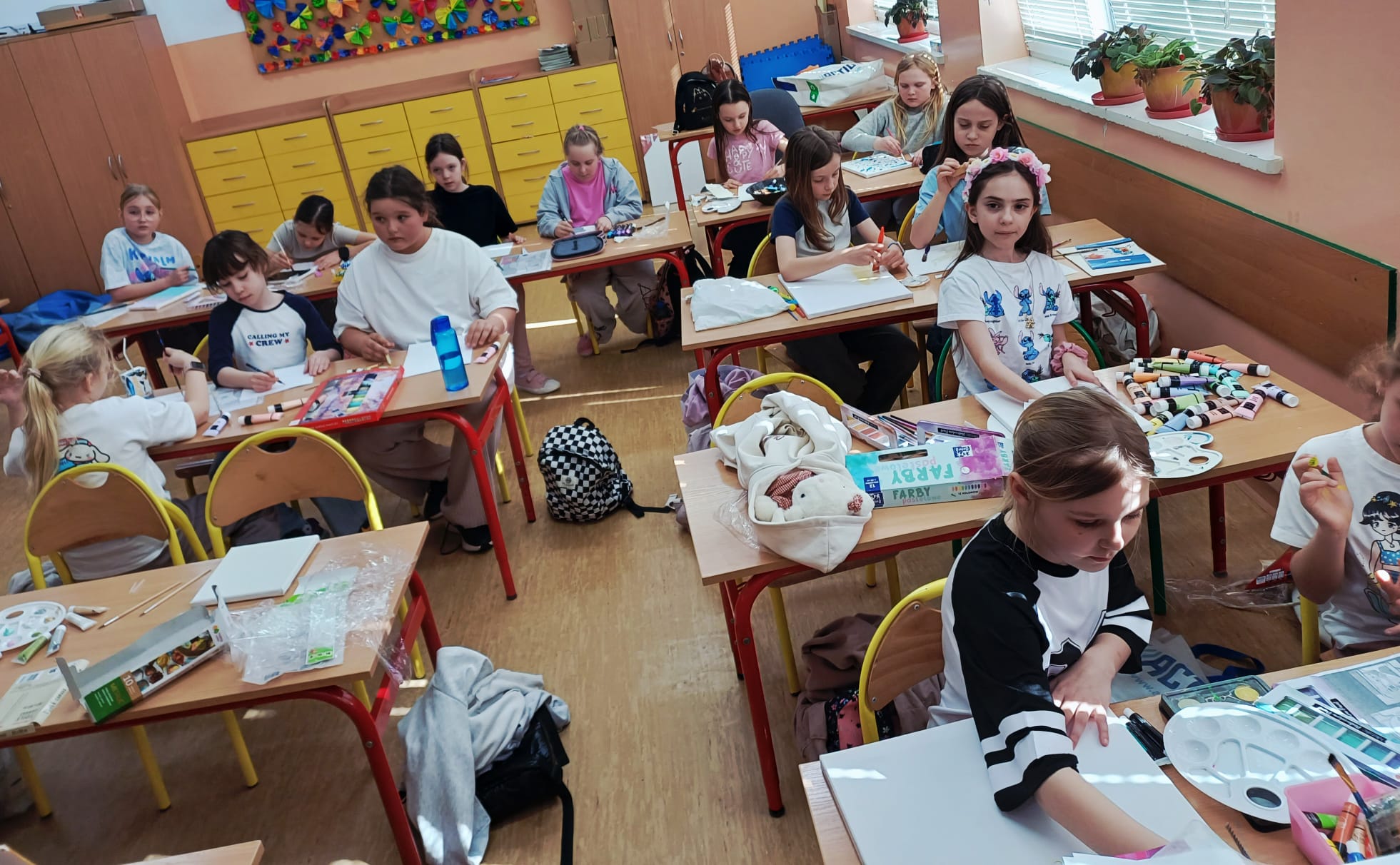 Abstrakcyjna ekspresja na płótnie